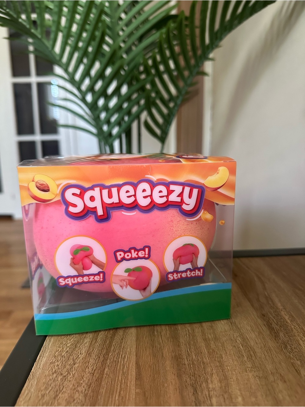 Squeeezy jumbo peach squishy